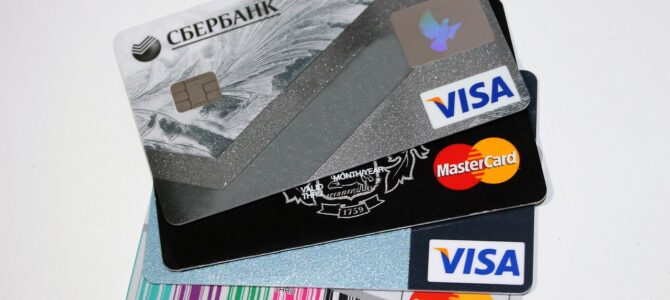 Une carte de débit d’une banque russe : un moyen pratique de gérer ses dépenses en Russie